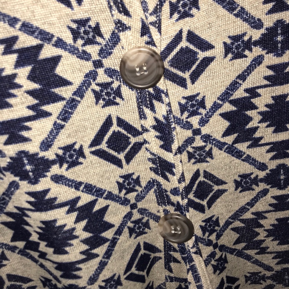 patterned top - Picture 5 of 6
